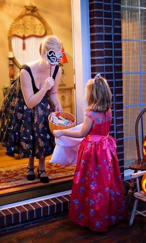 trick or treating at front door